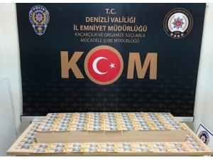 Polis Sahte 50’lik Banknot Halinde 235 Adet Avustralya Doları Ele Geçirdi