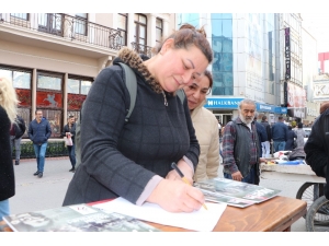 100 Kadın, Askere Gitmek İçin Gönüllü İmza Attı