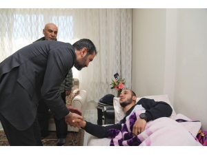 Başkan Şerifoğulları, İdlib Gazisi Yüce’yi Ziyaret Etti