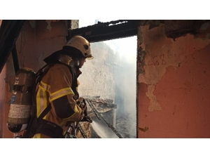 Bursa’da Korkutan Yangın...yaşlı Kadını Alevler Arasında Zannettiler