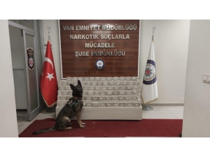 Aracın İç Yan Döşemesinde 37 Kilo 780 Gram Eroin Çıktı