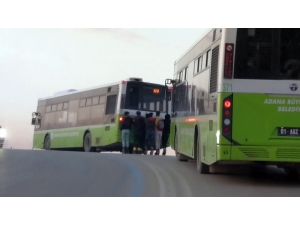 Öğrencilerin 3 Kilometre Tehlikeli Yolculuğu