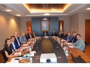 Tekstil İhracatçıları Polonya Ve Romanya’yı Mercek Altına Alıyor