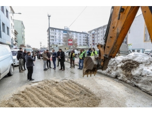 İpekyolu’nda Yol Bakım Ve Onarım Çalışması