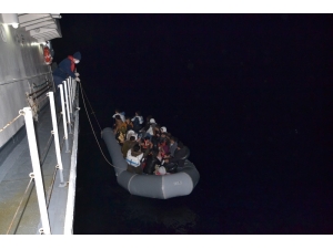 Düzensiz Göçmenlerin Yardım Çağrısına Sahil Güvenlik Koştu