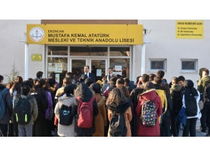 Milli Eğitim Müdürü Aziz Gün, Öğrencilerle Bir Araya Geldi