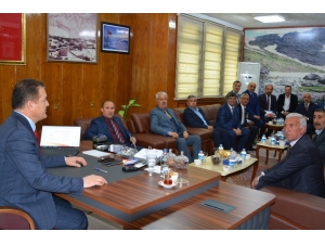 Vali Akbıyık Muhtarlarla Bir Araya Geldi