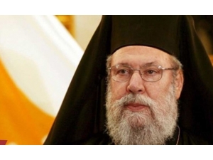 Başpiskopos’tan Türk Tarafı Barikatını Yıkmak İsteyen Rumlara Tepki