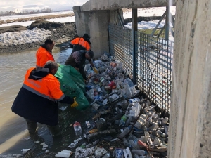 Van’daki Dere Yataklarında Tonlarca Çöp Toplandı