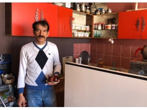 Bir Günlük Gelirini Tsk’ya Bağışladı