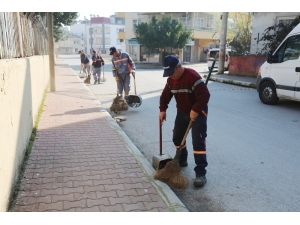Toroslar’da Mahalle Temizliği Aralıksız Sürüyor