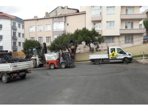 Süleymanpaşa Belediyesi Okul Bahçelerini De Temizliyor