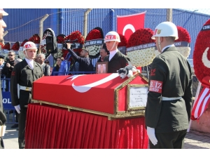 İzmirliler Şehidini Uğurladı