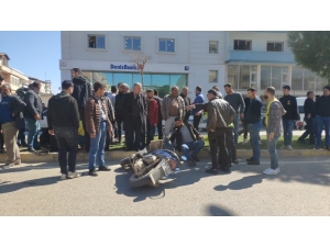 Motosiklet Kadına Çarptı, Kızı Arkasından Ağladı