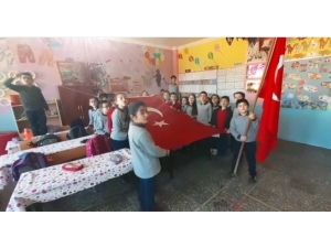 Minik Yüreklerden Mehmetçiğe Büyük Destek