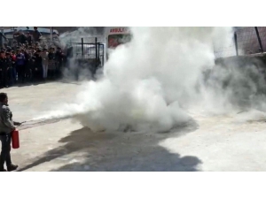 Köy Okulu Öğrencileri İçin Deprem Ve Yangın Tatbikatı Yapıldı