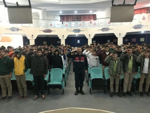 Kocaman Yürekli Öğrencilerden Kahraman Mehmetçiğe Selam