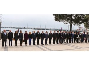 Sinop Meclisinden Şehitler İçin Saygı Duruşu