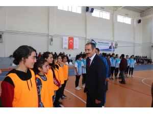 Gürpınar’da Voleybol Turnuvası