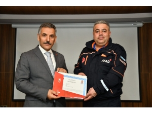 Vali Kaymak: “2000’den Önce Yapılan Binaların Mutlaka Gözden Geçirilmesi Gerekiyor”