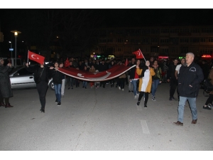 Vatandaşlar İdlib Şehitlerini Anmak İçin Yürüdü