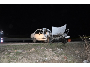 Sandıklı’da Otomobil Patates Yüklü Kamyona Çarptı: 1 Ölü