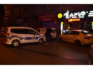 Polis Otosuna Çarptılar Kaçmak İsterken Kaza Yaptılar