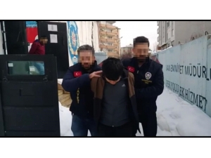 Silah Zoruyla Gasp Yapan Şahıs Tutuklandı