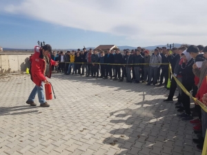 Lise Öğrencilerine Yangın Ve Deprem Tatbikatı