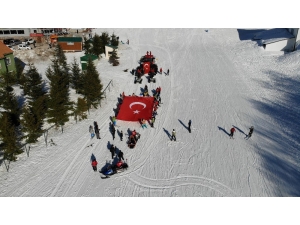 Kayak Tutkunları İdlib İçin Dev Türk Bayrağıyla Kaydı
