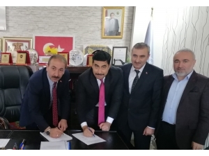 Tomarza Belediyesi’nde İmzalar Atıldı