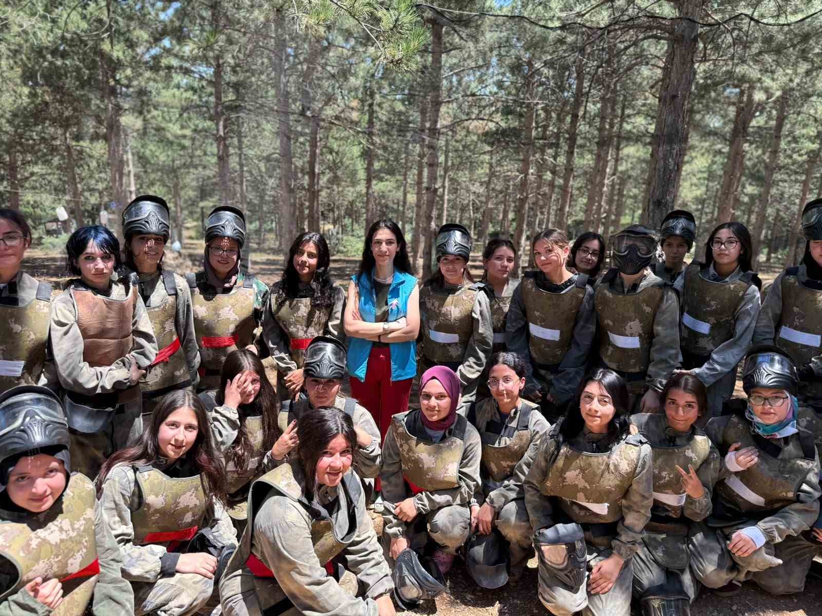 ogrenciler-sultandagi-genclik-kampi-nda-bulustu