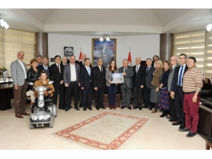 Balçova’da İkinci Baharını Yaşayanlara Yeni Merkez