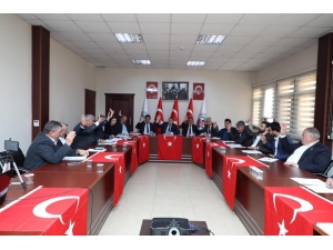 Dilovası Meclisi Türk Bayrakları İle Donatıldı