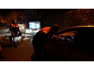 Jandarmadan “Başka Yol Yok, Uyuşturucuya Geçit Yok” Uygulaması