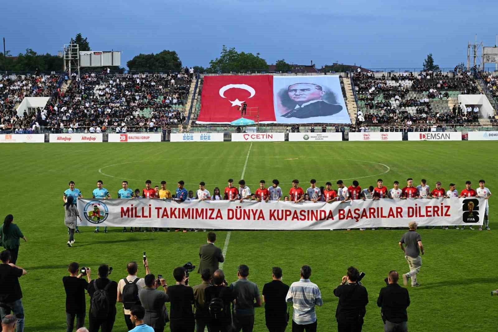 denizli-de-mahallemde-mac-var-turnuvasi-coskulu-finalle-sona-erdi
