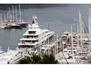 Fethiye’ye Gelen Lüks Yata 230 Bin Litre Yakıt İkmali Yapıldı