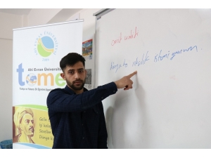 Tömer Öğrencileri, Hayallerini “Umut Tahtası”na Yazdı