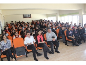 Öğrencilerine Obezite İle Mücadele Ve Sağlıklı Beslenme Anlatıldı