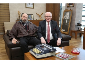 Levent Karaer’in Daktilosu Odunpazarı’na Emanet