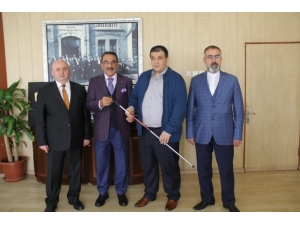 20 Görme Engelliye Beyaz Baston