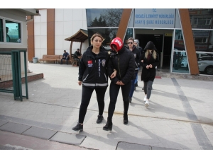 Kocaeli’de Masaj Salonuna Fuhuş Operasyonu: 8 Gözaltı