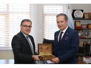 Başkan Özdoğan, “Hacılar İçin İş Birliği İçinde Çalışıyoruz”