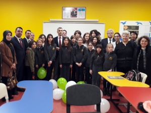 Özel Okullu Öğrencilerden "Özel" Çocuklara Tam Donanımlı Sınıf