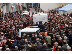 Şehit Gümrük Memuru Son Yolculuğuna Uğurlandı