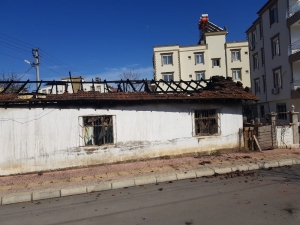 Yangında Müstakil Ev Kullanılamaz Hale Geldi