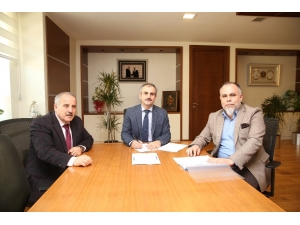Çayırova Belediyesi, Kızılay İle İşbirliği Protokolü İmzaladı