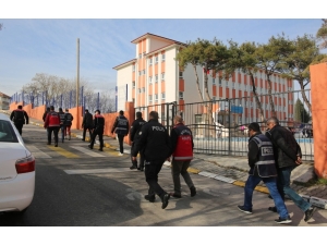 Polis 16 Aranan Şahsı Yakaladı