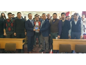 Vakıflar Bölge Müdürü Hüseyin Coşar, Öğrencilerle Buluştu