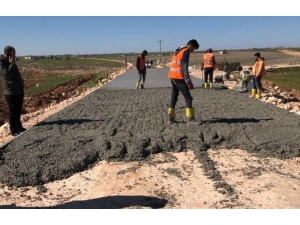 Viranşehir’de Beton Yol Yapım Çalışmaları